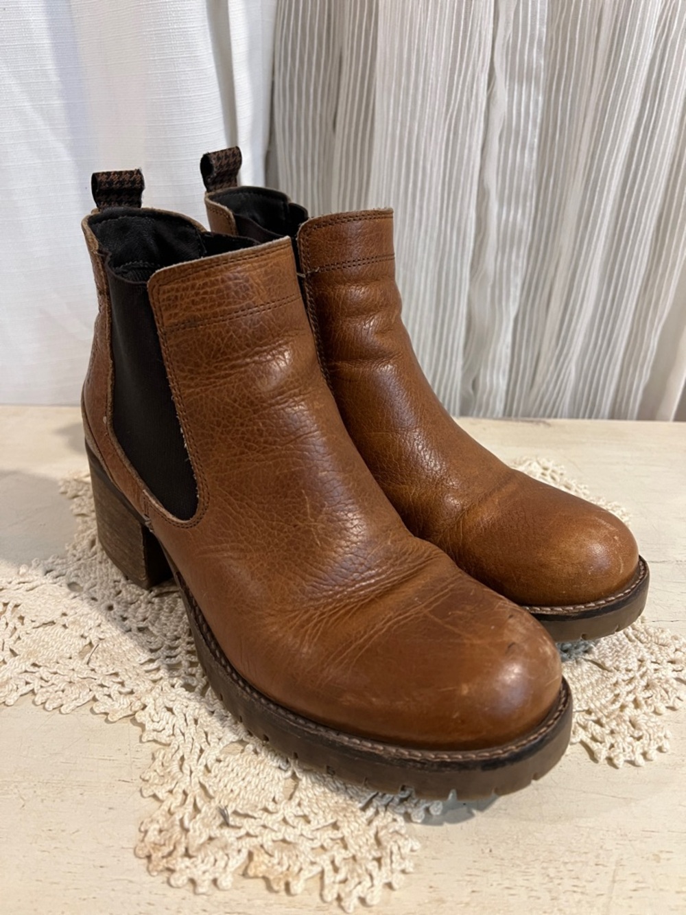 Boutique Brown Leather Chelsea Boots Chunky Heel Lug Sole Made In Portugal Size8 - Picture 3 of 16
